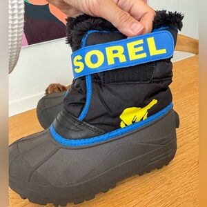 Kids LIKE NEW Sorel Black and Blue Winter Boots
